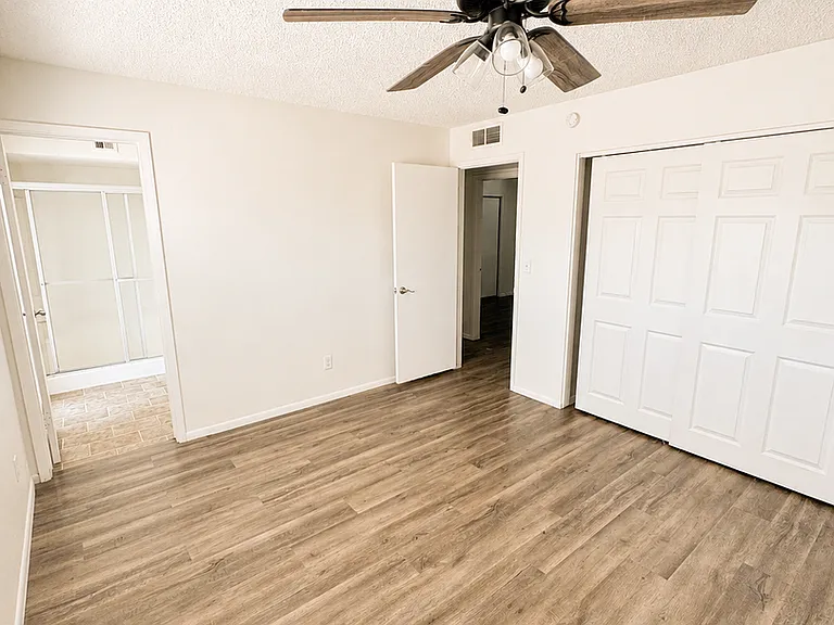 1818 W Portobello Ave — Photo 10