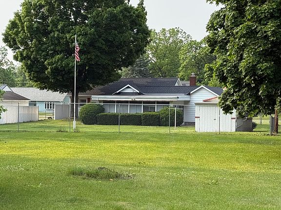 3rd image of 308 Strait Ct