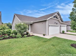 13634 Legends View Ct, Holland, MI 49424