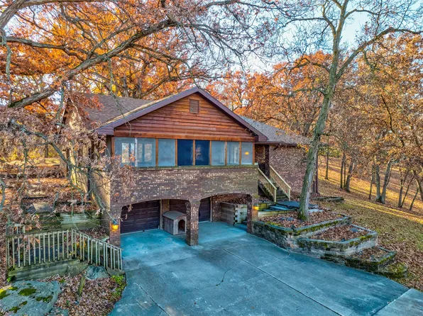 15148 Arthur Trl, Carlisle, IA 50047