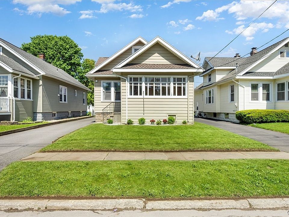 1st image of 9 Russell Ave