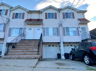 22 Wright St #2F, Staten Island, NY 10304