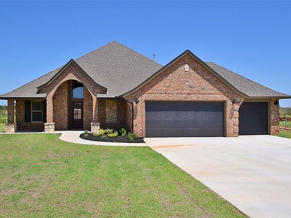 3rd image of 736 Windy Ln