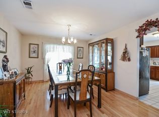 1359 Eddy Ln, Lake Zurich, IL 60047