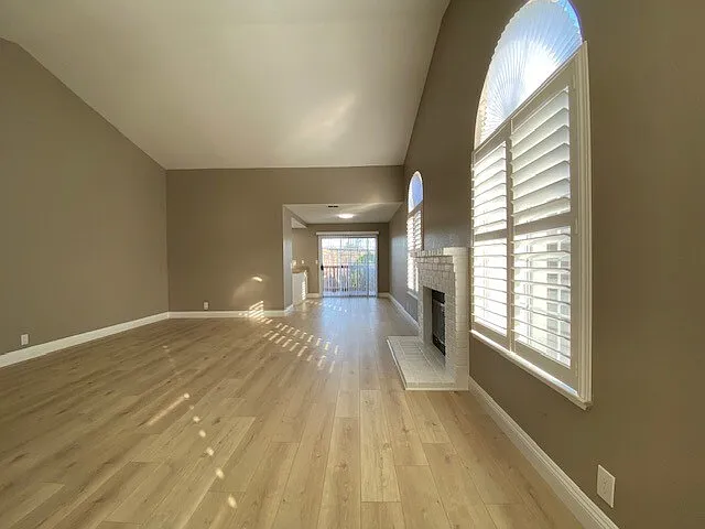 412 Lakeside Way — Photo 3