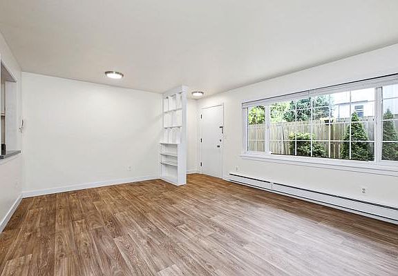 4th image of 3262 California Ave SW #0bf9c4990