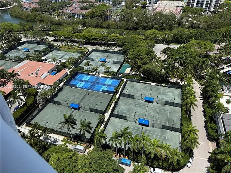 7000 Island Blvd #2403 — Photo 9