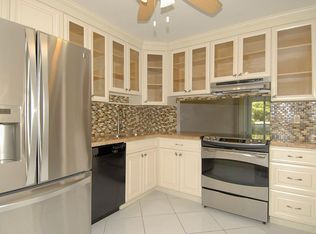 575 Oaks Ln APT 107, Pompano Beach, FL 33069