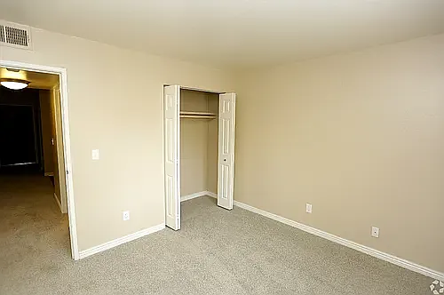 Aspenleaf Apartments — Photo 29