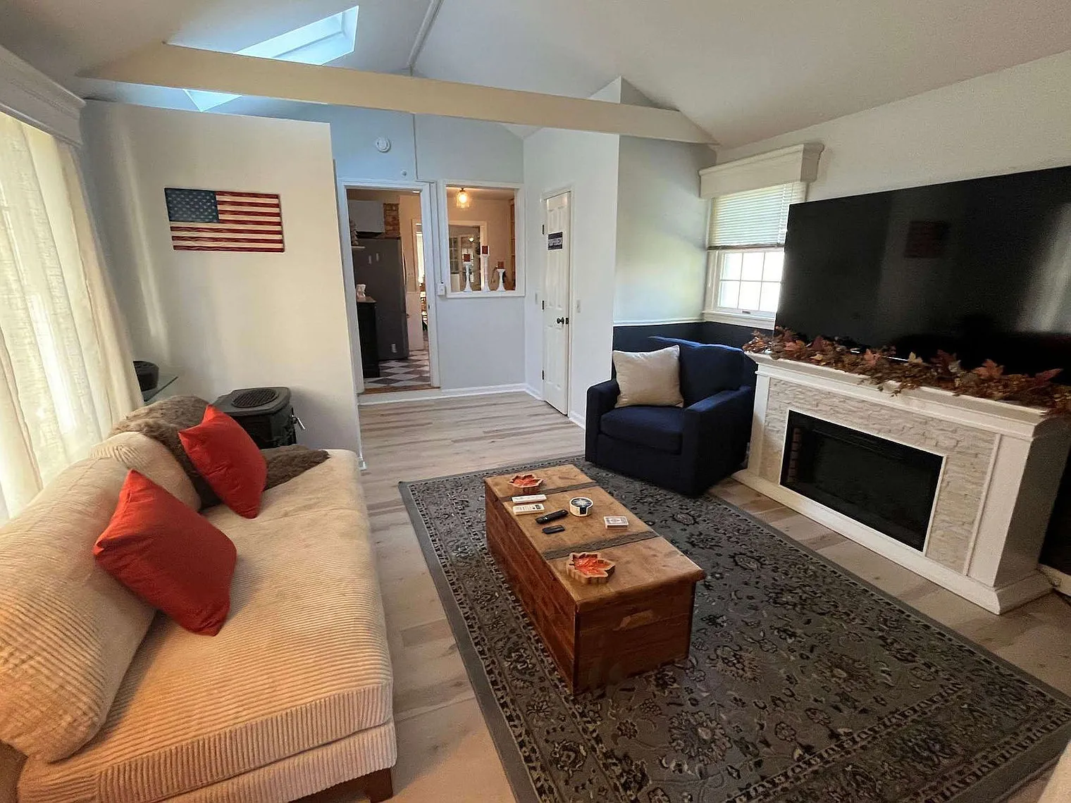 1 bed, 1.0 bath, 1496 sqft, $3,231 — Photo 4