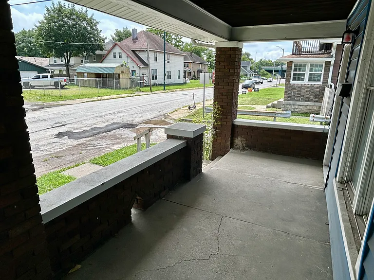 316 W 29th St — Photo 3