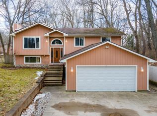 679 Bald Eagle Lake Rd, Ortonville, MI