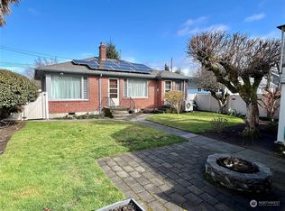 816 W Pioneer, Puyallup, WA 98371