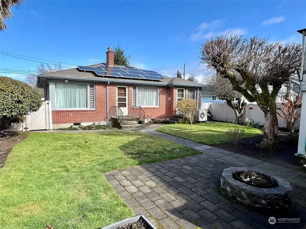 816 W Pioneer, Puyallup, WA 98371