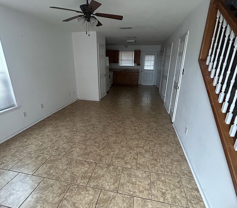 2nd image of 203 Crystal Ln