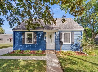 512 W 15th Ave, Oshkosh, WI 54902
