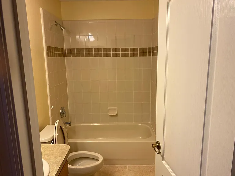 12934 Colonnade Cir — Photo 21