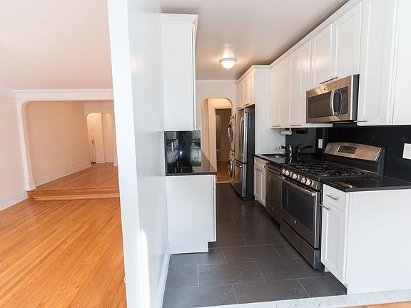 3rd image of 55 W 92nd St APT 5D