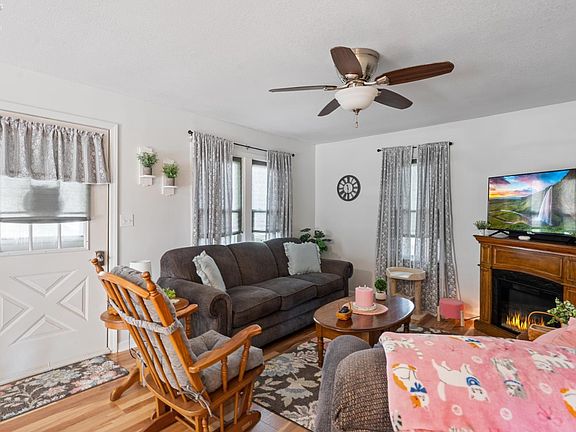 3rd image of 204 Bellevue Ave