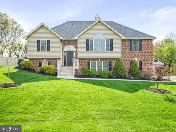1362 Hunters Chase, Chambersburg, PA 17202