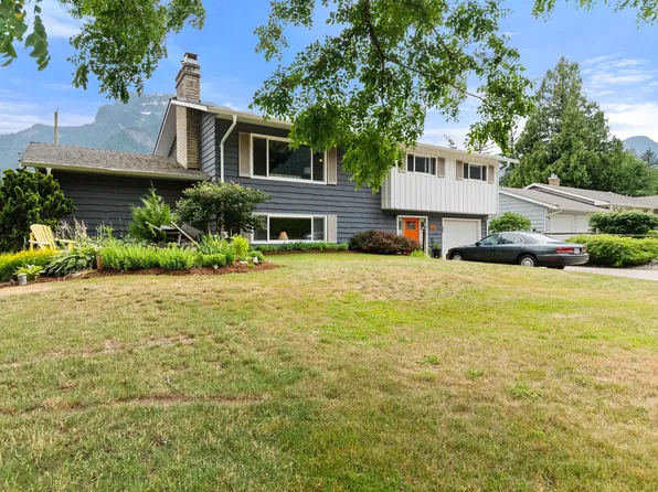 630 Hazel St, Hope, BC V0X 1L3