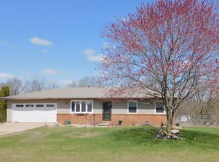 20073 248th St, Manchester, IA 52057