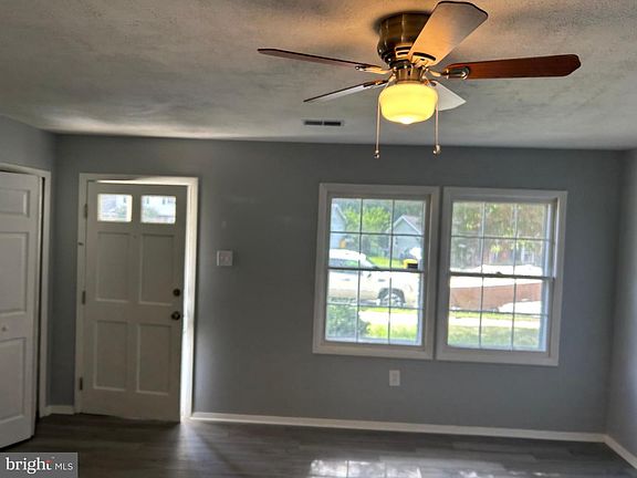 3rd image of 634 Chapelgate Dr