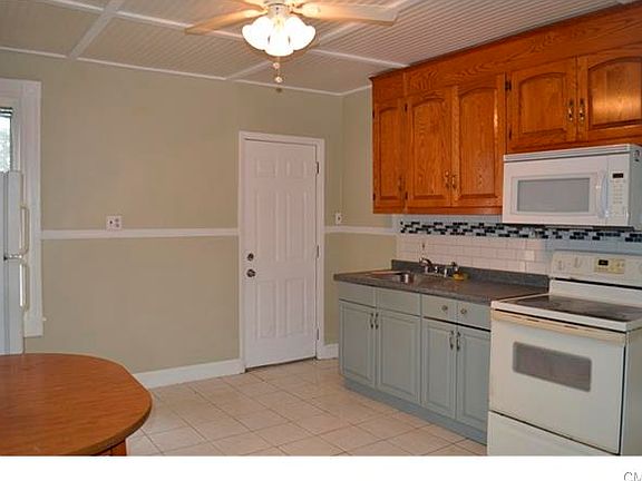 4th image of 297 Laurel Ave