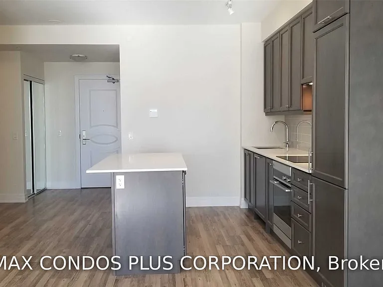 9075 Jane St #1607 — Photo 6