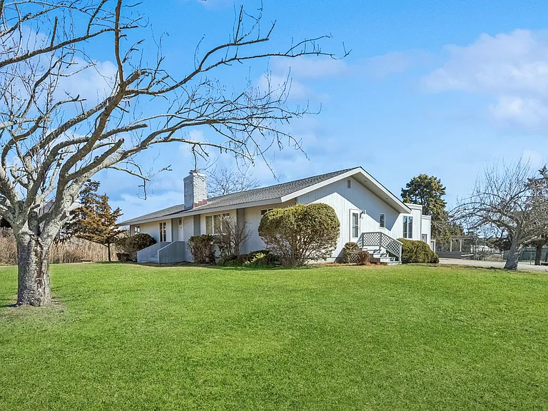 22 Meadow Ln — Photo 3