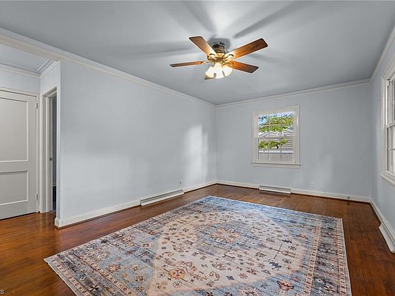 4th image of 2732 Stratford Dr