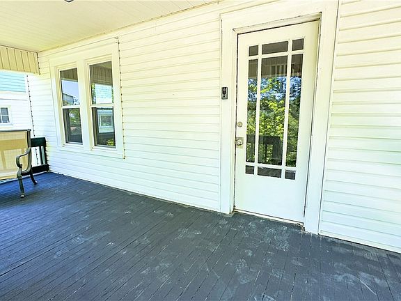 2nd image of 2127 Margaret St