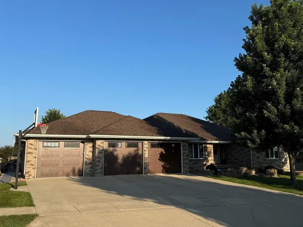 108 Richardson Ct, Algona, IA 50511