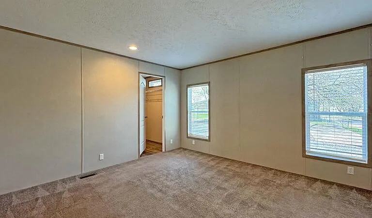 1501 Thompsonville Ln — Photo 10