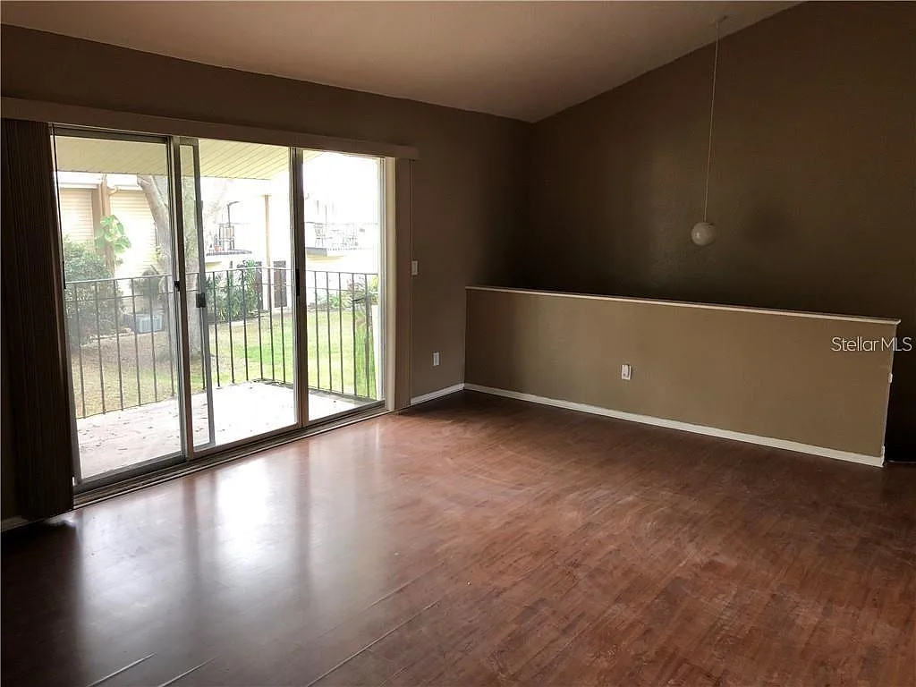 2 bed, 2.0 bath, 1364 sqft, $1,975 — Photo 3