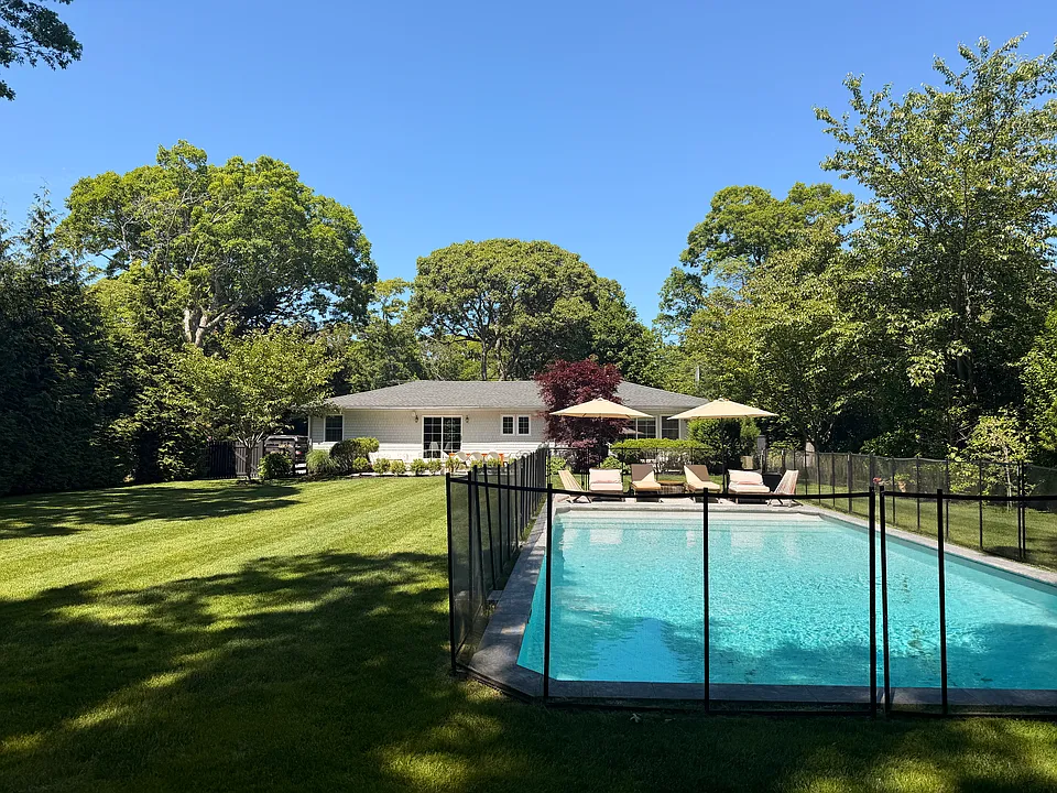 22 Sandra Rd