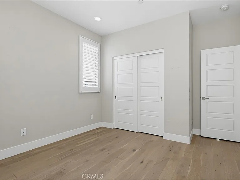 215 Carmine — Photo 23