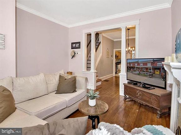 3rd image of 303 Leverington Ave