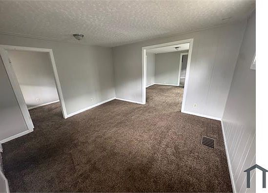 3rd image of 3039 W 51st St