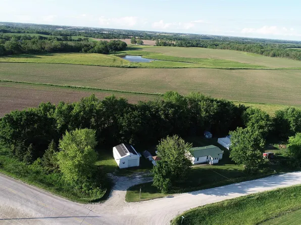 1720 335th St, Ainsworth, IA 52201