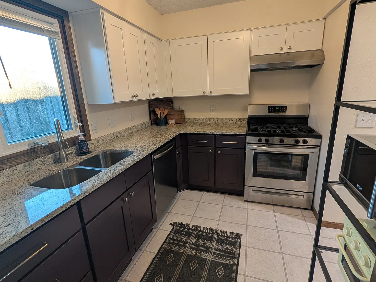 3 bed, 2.5 bath, 1407 sqft, $2,650 — Photo 3