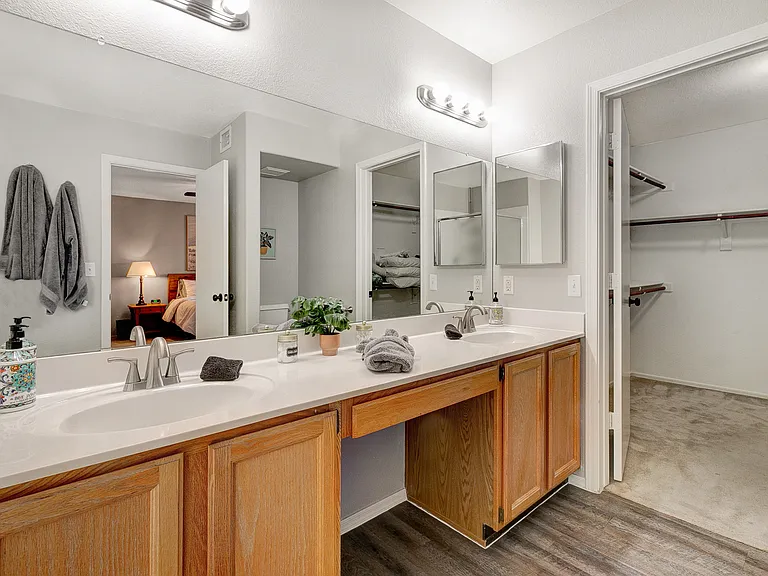 7801 W Crocus Dr — Photo 21