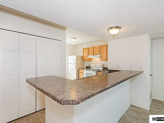 4th image of 1054 Bradley Sq