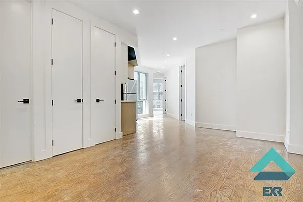 Rented by EXR | media 23