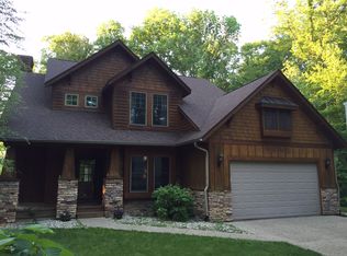 1050 N Wolf Dr, Columbus, IN 47201