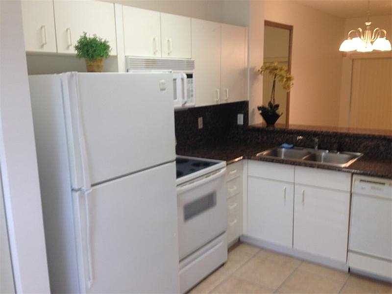 2nd image of 388 SW 122nd Ave