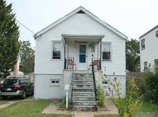 19 5th St, Bayville, NY 11709