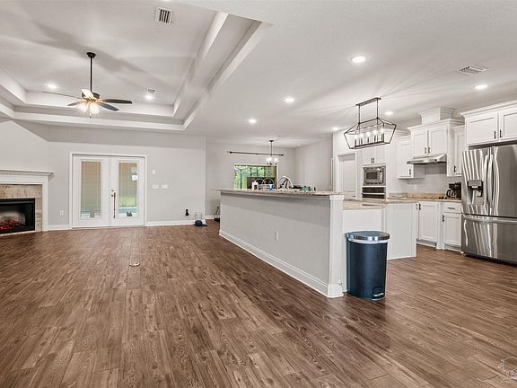 3rd image of 9122 Tara Cir
