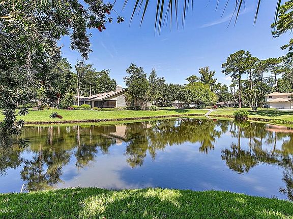 2nd image of 2027 Palmetto Point Dr