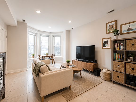 3rd image of 1234 W Huron St #1